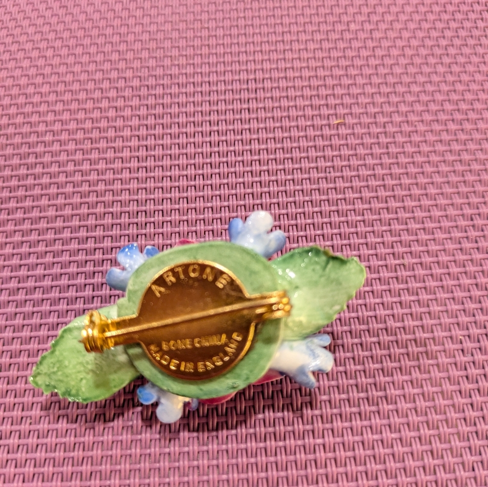 Jewelry - Brooch - Picture 2 of 2